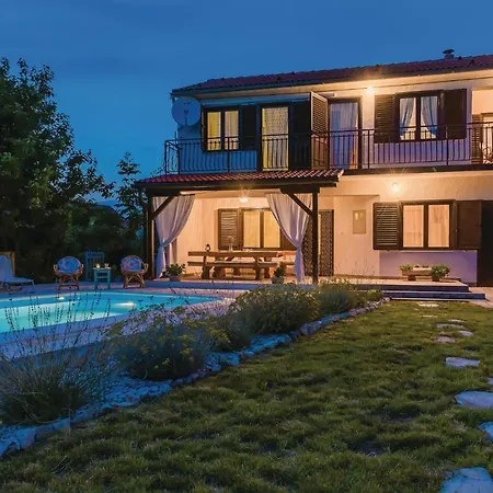 Three-bedroom Holiday In